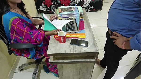 Hot Indian madam fucked office by office boy hindi audio