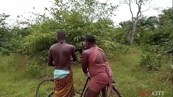 OKONKWO GAVE THE VILLAGE SLAY QUEEN A LIFT WITH HIS BICYCLE, FUCKED HER OUTDOOR